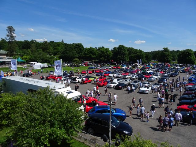 View from the restaurant steps at around 09:40 Filling fast!